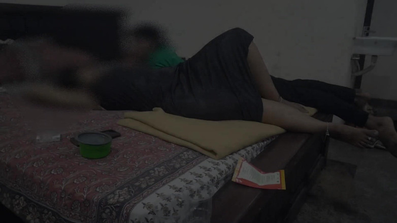 Tamil lesbian: Histoire au coucher - histoire coquine