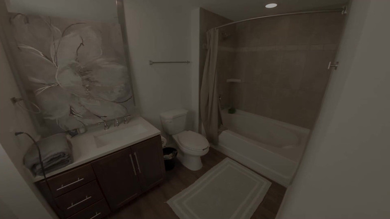 Taboo vr porn: Fiica vitregă asiatică seduce tatăl vitreg la duș P1