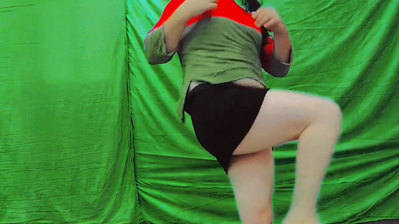 Kitty_Cross: Impresionante femboy mostrando las piernas en medias brillantes