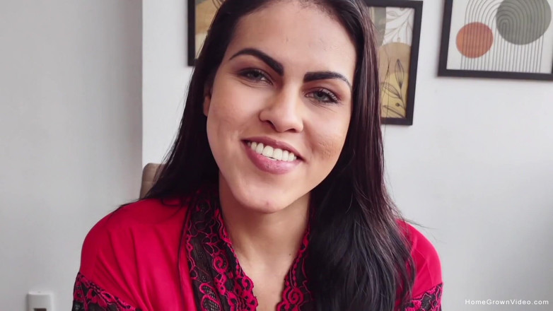 Homegrown Latina: Crème in haar strakke kont!