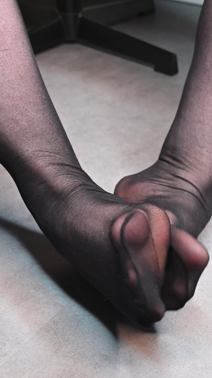 Sexyskyfeet: ASMRナイロンの足が擦れる、非常にリラックスできて同時にムラムラする4Kのナイロン足のじら