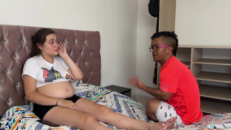 Julianaburning: Saya melihat kakak tiri seksi saya sangat sedih kerana teman...