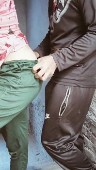 Indischer junge beim ficken mit seiner freundin erwischt!