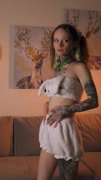 Skinny teen est utilisé durement