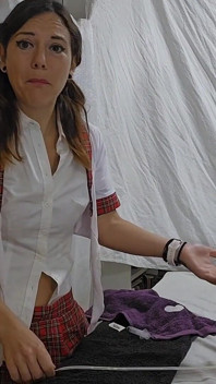 Problemă cu studenta! Asistenta mă pedepsește inserții anale umilitor