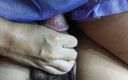 Lovely hairy pussy: Massagista secando e masturbando pau