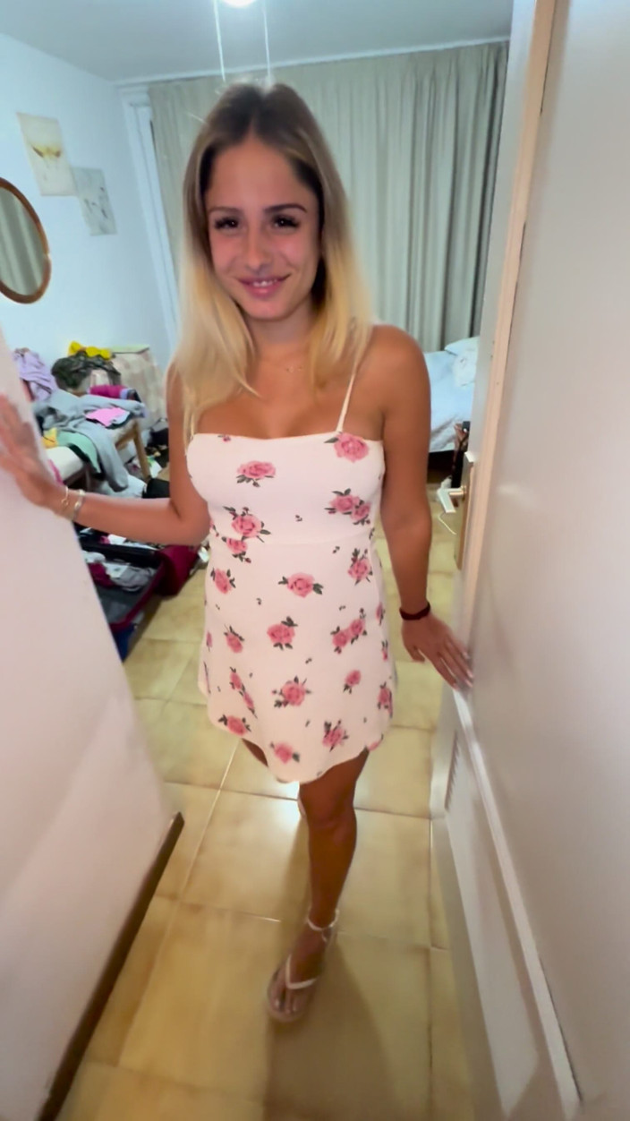 MollyLollyG: Sexy Blondes Betrogenes Mädchen Trifft Typen Im Restaurant Lädt Ihn...