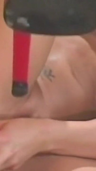 Heiße blondine liebt analfick und dildo