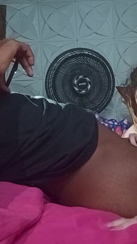 Moglia bianca sposata e attraente che fa casino su Big Cock BBC mentre filma cuckold