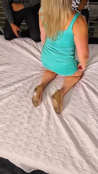 Di sebalik Tabir dengan gangbang pesta seks hotwife