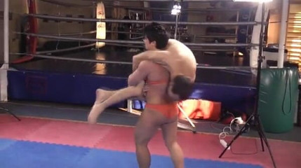European Lift and Carry Club: Samantha Sunny in wrestling game with her boy