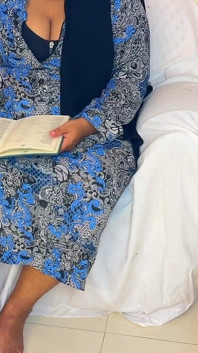 Une tutrice BBW arabe sexy à gros cul se fait baiser par son élève quand les parents ne sont pas à la maison