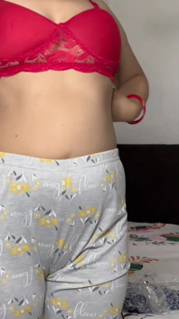 Indian Bhabhi Fucked by the Delivery Boy Hindi Viral Video