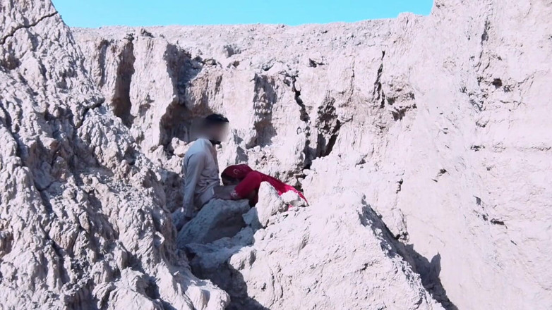 Abida sexy: Bekas hotwife desi kongkek tegar gaya doggy