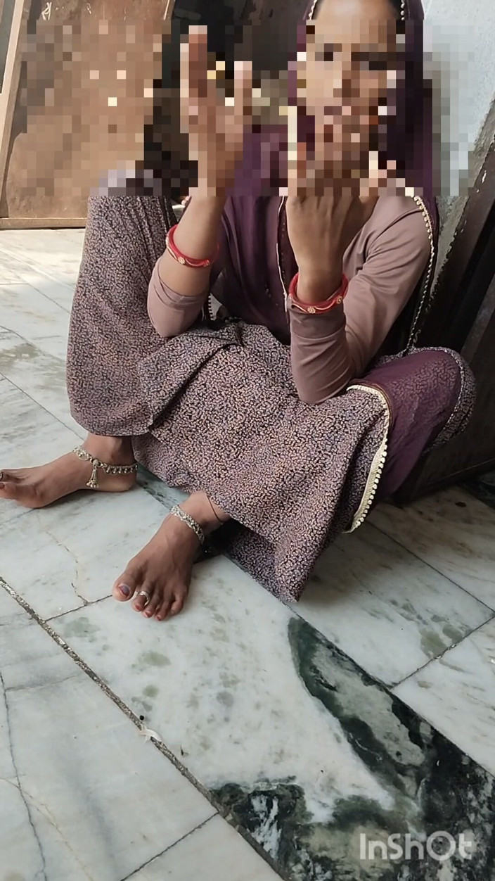 Pushpa-devi couple: Bugün Pushpa'nın kocası evde değildi