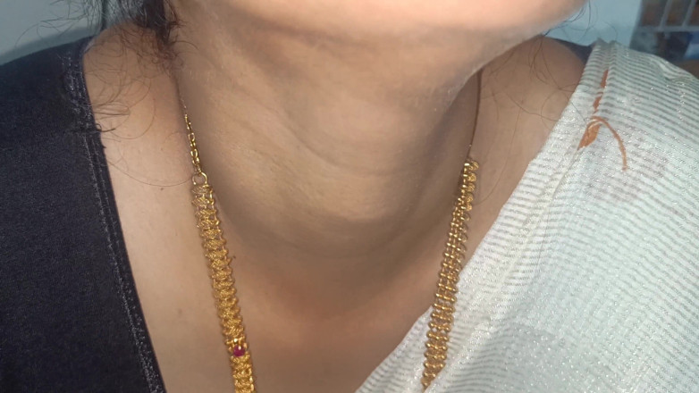 Inba: Married Women Office Romance with Malayala Saree