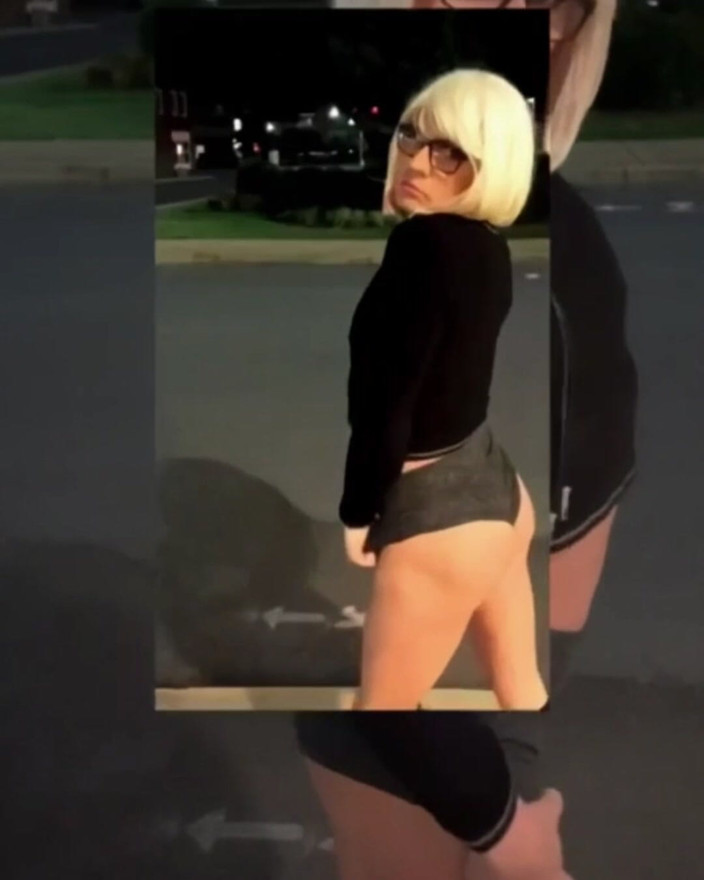 CindieLove: Puszczalska Sissy Gym, przystanek autobusowy, szorty Booty Dildo Assfuck