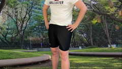 Lucas Nathan King: 巨大的鸡巴骑自行车的户外鸡巴在紧身裤里暴露精液