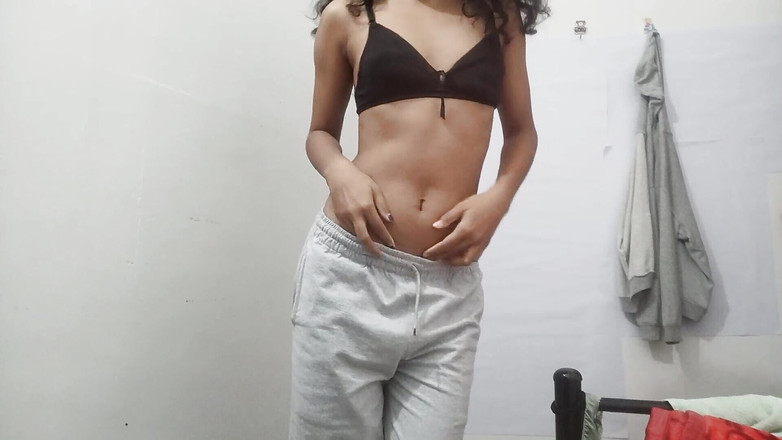 desigirl93: 18セックス-遊び心のあるブロンディは大人のおもちゃを楽しんでいます