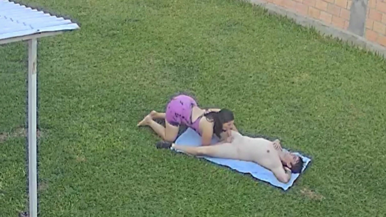 Sashasweet: Suçüstü penis emerken yakalandı