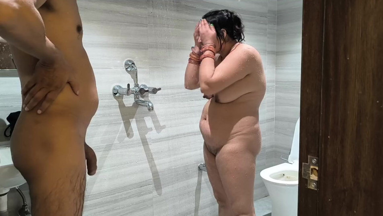 pujaprem: Ngentot di kamar mandi