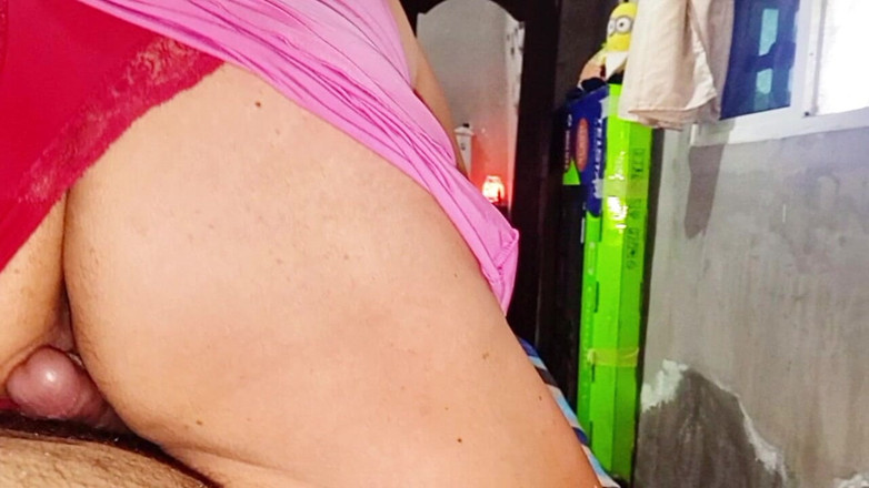 Milfta boohot: Matura MILF succhia il cazzo e io in pink la...