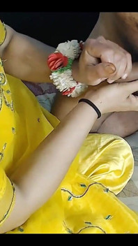 Büyük Yaraklı Devar'ın Mehndi Gecesi Güzel Mastürbasyonu Ateşli Hintli Yenge Tarafından Xvideos India XXX'te Düğününde Sikiliyor