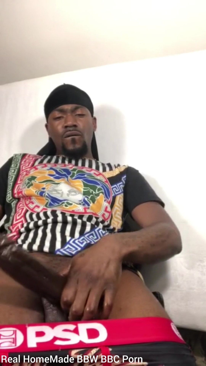 Big black cock BBCee: Geölt, streichelt meinen BBC