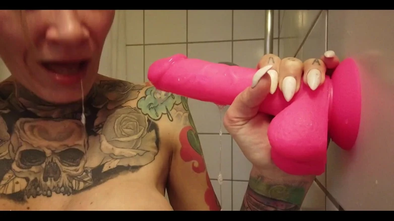 Skully inkson: Gagging on Dildo