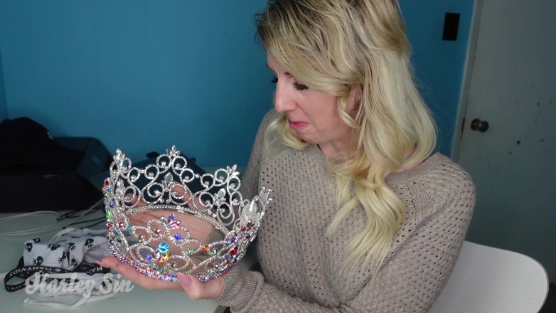 Harley Sin: Mv Hobby Vid Oty Crown membuka kotak sfw