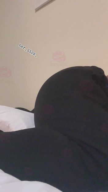 Anye Meshell: Membonggol Dalam Panggilan Video!