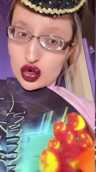 Okulary wciśnięte na czoło - Asmr Into My Femme Clip autorstwa Findom Goaldigger