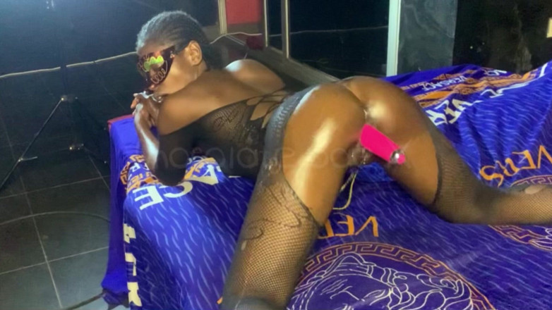 Naturelle Chocolat: Esfregando buceta antes do meu padrasto gozar em casa !! Eu...