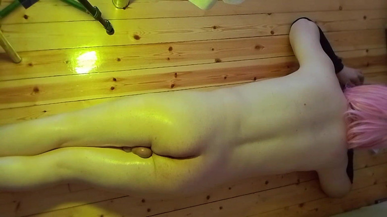 Kitty_Cross: Gorąca Sissy pokazuje idealne tyłka z wdziękiem dziś wieczorem