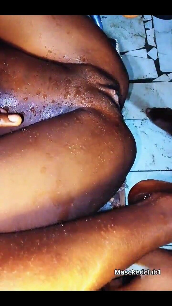 Masckedclub: Masckedclub1 neuken onschuldige zwarte zwarte kut grote zwarte lul milf