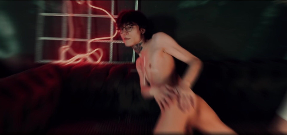 HotDogs studio: Голий хлопець шльопає його дупу