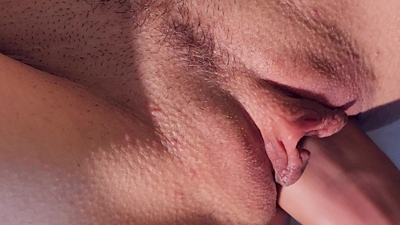 Johnny Sins: Pelirroja alemana puta da mamada descuidada - Mia Stone