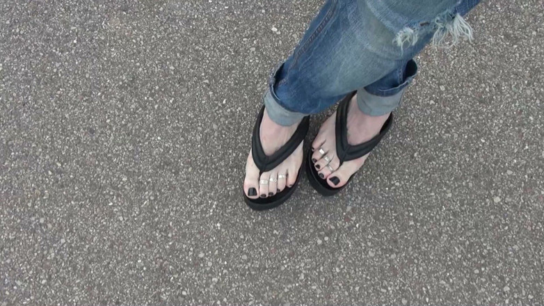 Heelex: Crossdresser with Sexy Feet Flashing Cock