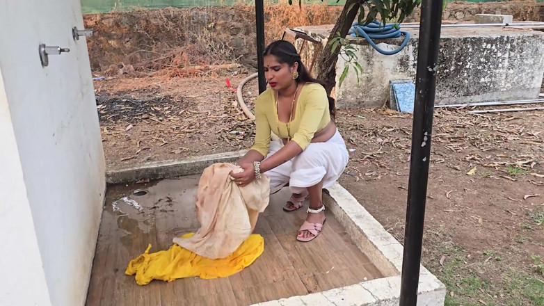 Kamasutra61: Hot Indian Desi Couple Holi Special Romance