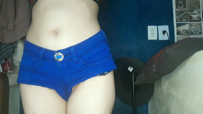 Little Ant2: Ho sorpreso la mia ragazza a masturbarsi