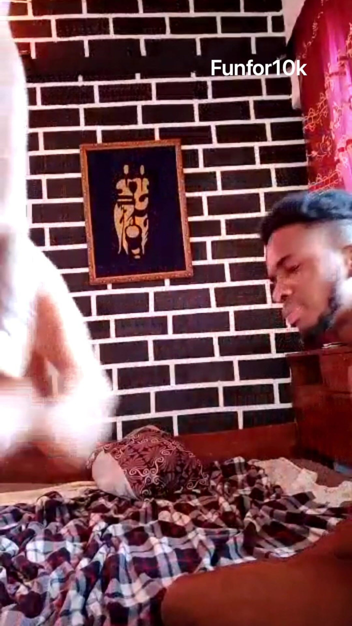 Funfor10k gay videos: Küçük kaltak büyük yarağıma sürtük gibi biniyor