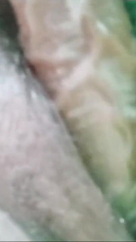 Sexy Filipina MILF Making Some Cream Before Bex