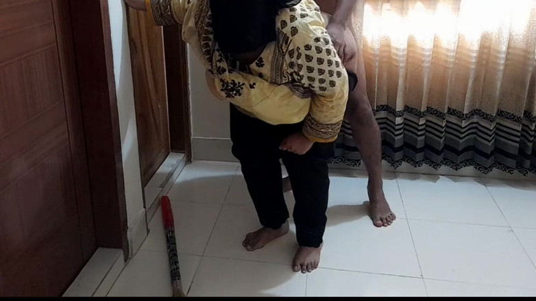 Aria Mia: Dì bbw Hồi giáo Ai Cập bị mắc kẹt dưới...