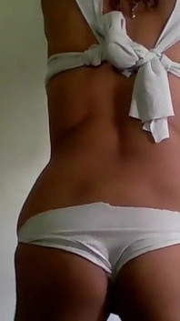 Tina dostává zrzku, aby šla ven