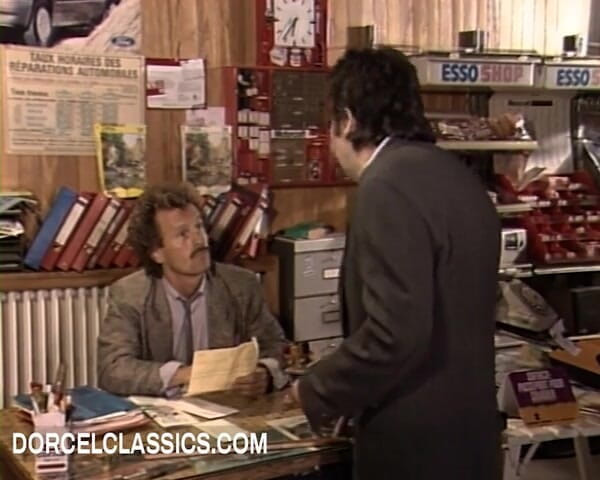 Dorcel classics: Masanın altında sakso