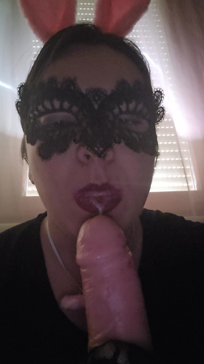 Sexybutterfly123: Oral, Masturbation, Dildo