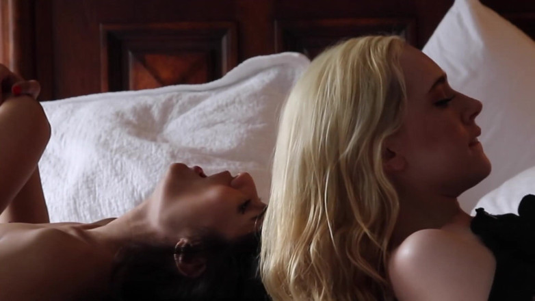 Azure Sky Films: Viva Athena /Candy White DSC 10-1 entrevista con mamadas en trío en...