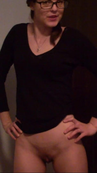 Kinky Teen Pee on the Floor and Talks About How She Feels