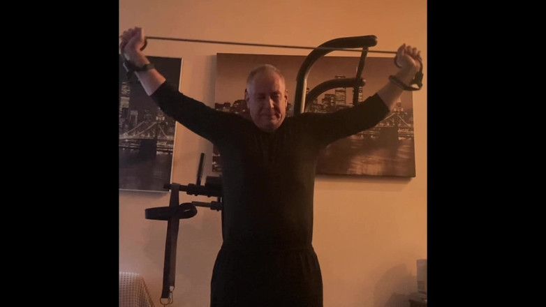 Alex Igogo: Masturbación y entrenamiento