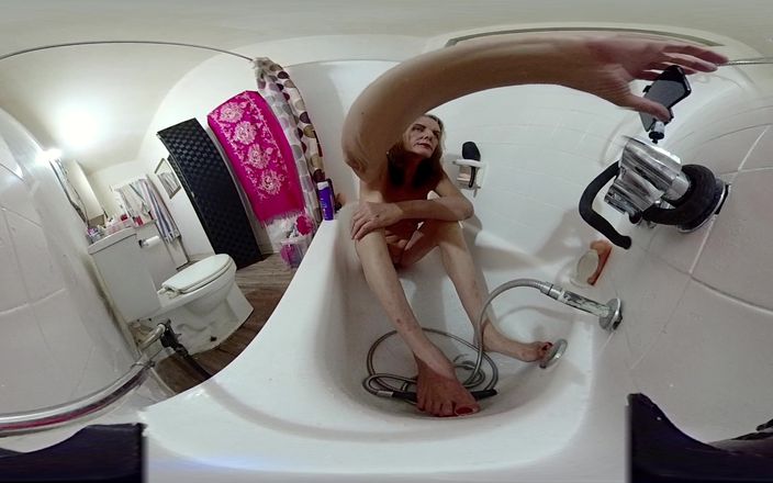 Lizzy Yum: Lizzy Yum SD Juin 2025 Masturbation dilatation, bain edging amateur, gros...